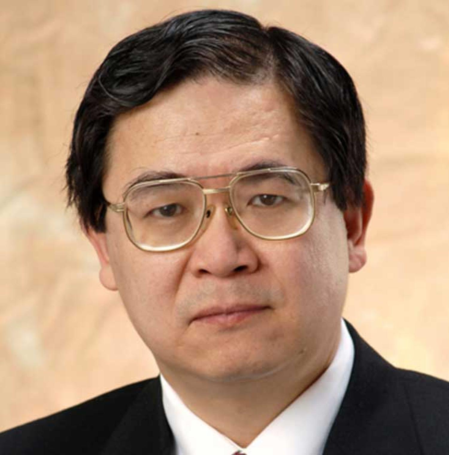 Dr. Gordon Huang